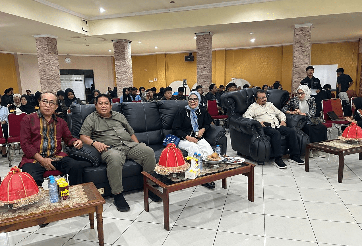 Ketua KKLR Sulsel Ir Hasbi Syamsu Ali di Seminar Kewirausahaan IPMIL Raya UNM
