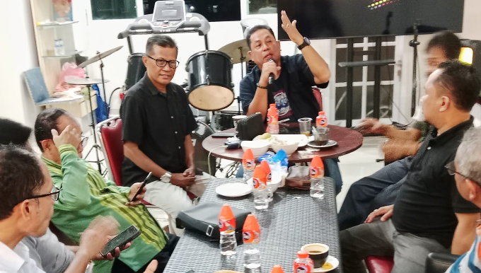 Ketua KKLR Sulsel Hasbi Syamsu Ali dalam rapat BPP DOB Luwu Raya